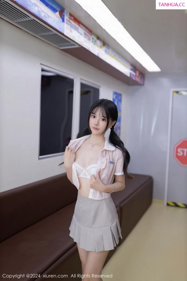   [XiuRen]高清写真图 2024.05.10 No.8515 幼幼 地铁美腿第41张图片